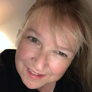 Meet your Posher, Pauline